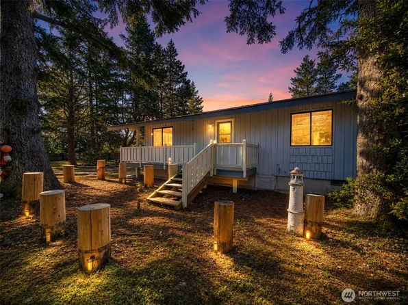 1000 Mt.Olympus Avenue SE, Ocean Shores, WA 98569