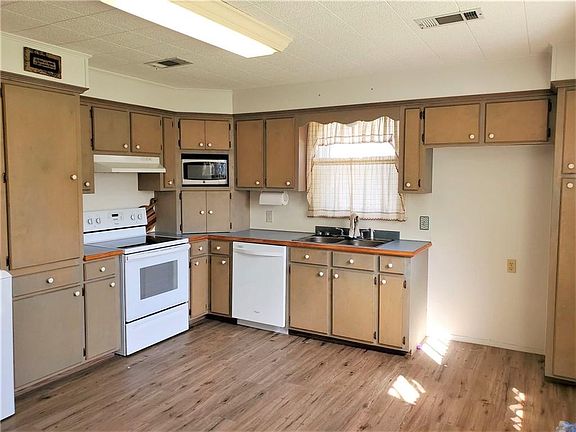 5th image of 700 Lacour St