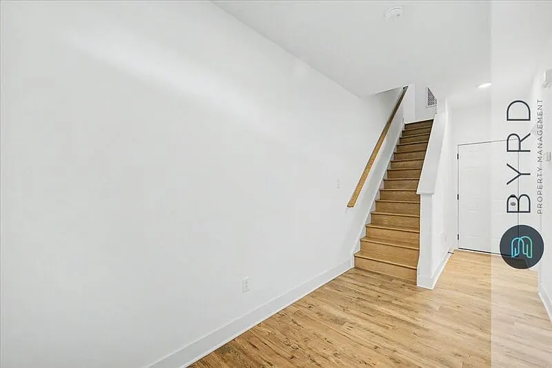 3 bed, 3.5 bath, 1965 sqft, $2,700 — Photo 4