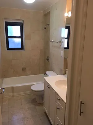 Rented by Manhattan Apartment Organization | media 3