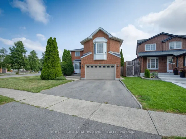 38 McKillop Ct, Brampton, ON L6Y 3J2