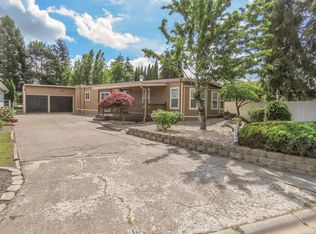 23590 Meadow Dr NE, Aurora, OR 97002