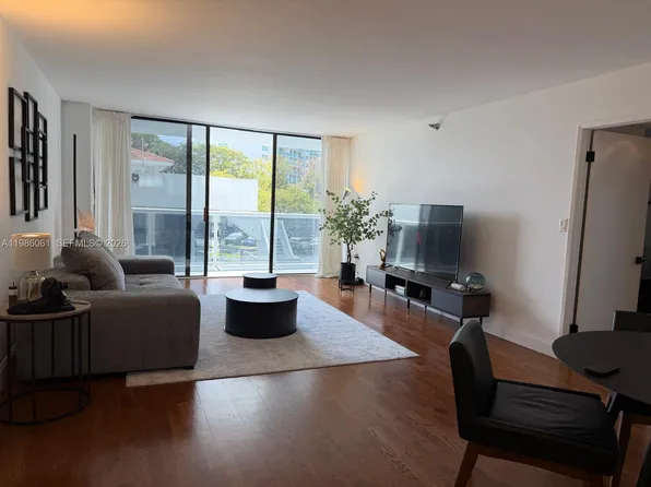 20505 E Country Club Dr, Aventura, FL