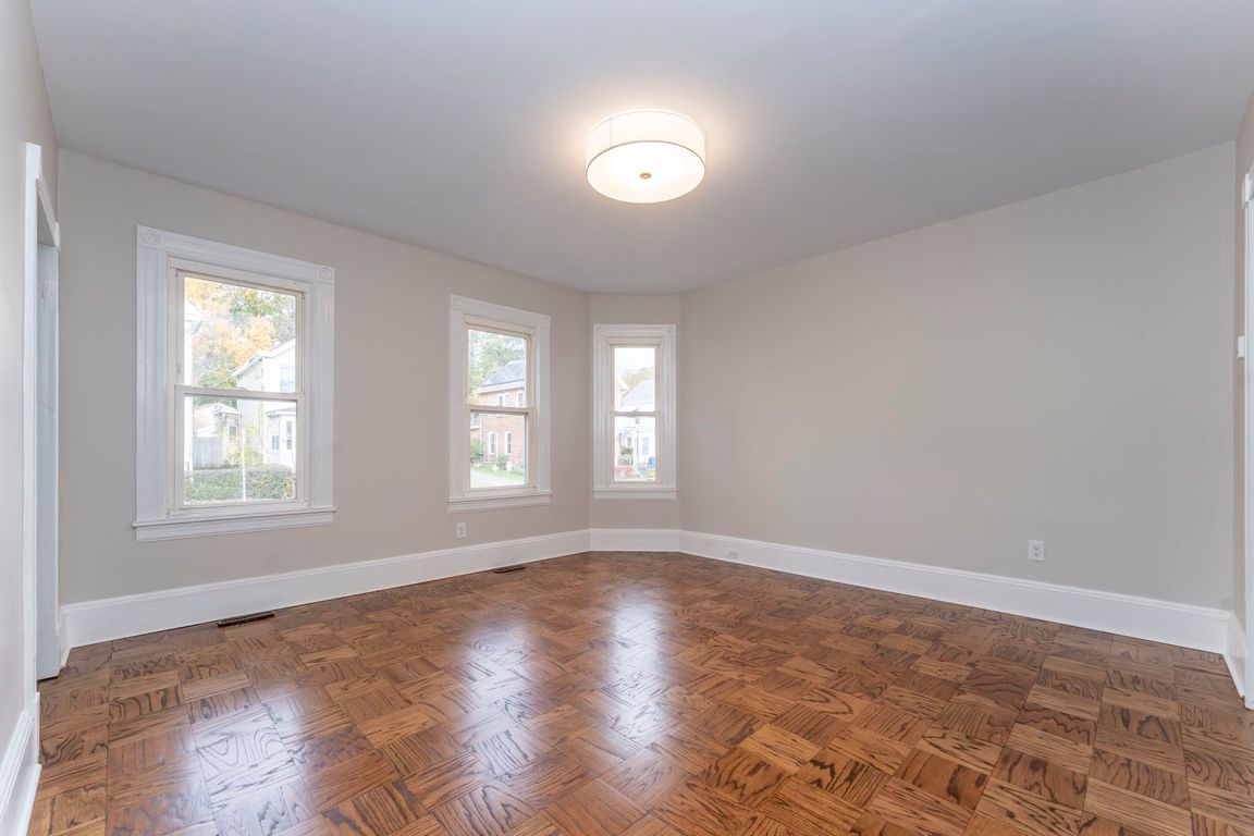 next background image