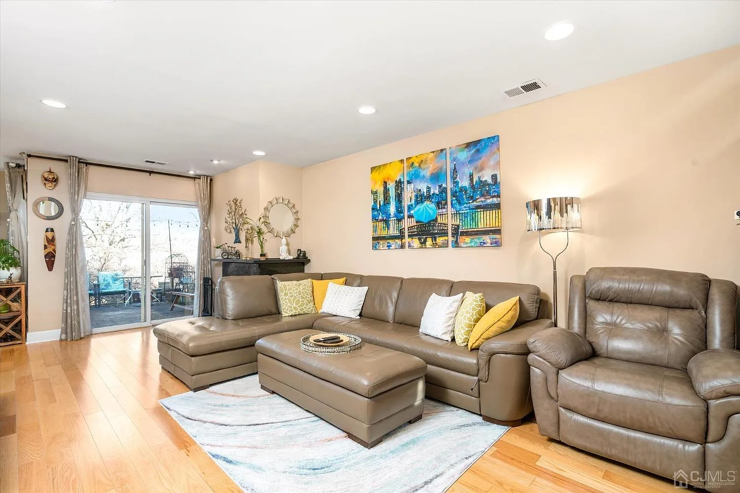 3 bed, 2.5 bath, 1569 sqft, $3,550 — Photo 4