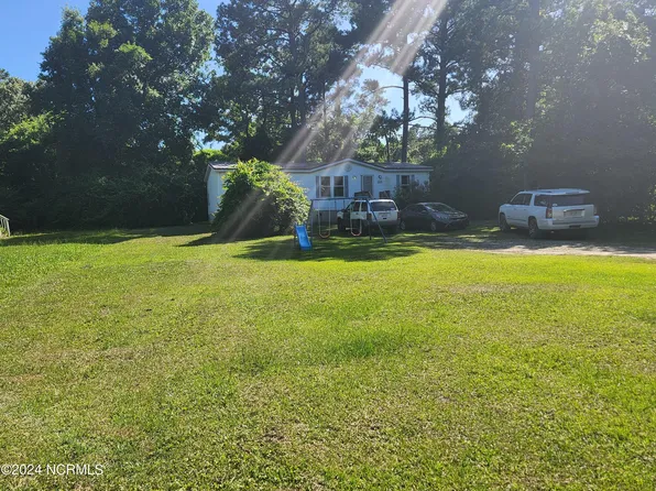 658 Bay Harbor Drive, Hampstead, NC 28443