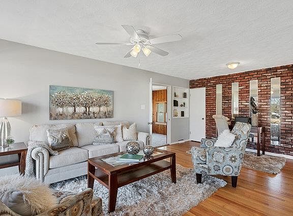 2nd image of 1331 Samoa Dr