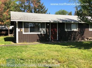522 SE J St APT A, Grants Pass, OR