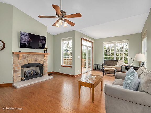3rd image of 1842 Highbury Ln