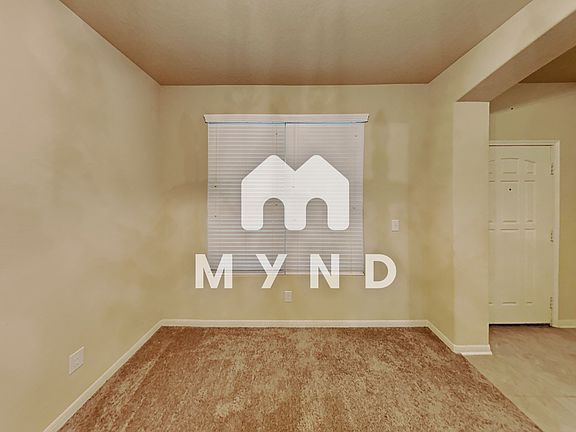4th image of 10410 Royal Est