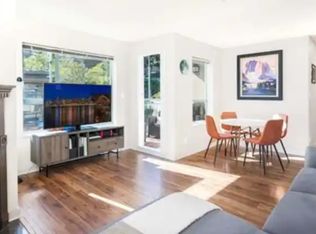 1085 W 17th St #302, North Vancouver, BC V7P 3R3