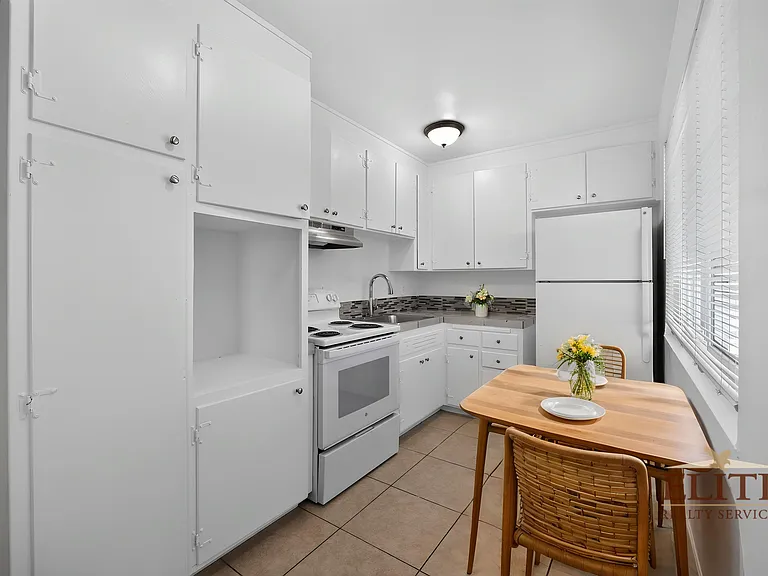 1532 Eden Ave #4 — Photo 3