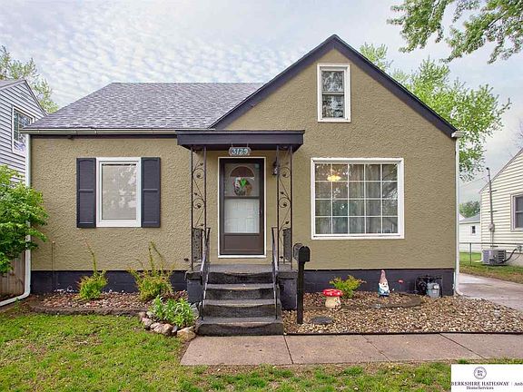 4th image of 3129 Avenue F