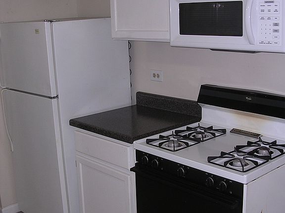 2nd image of 5149 N Oakley Ave #2
