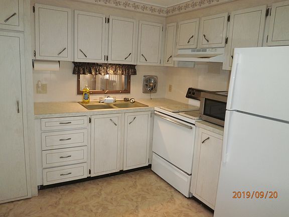 2nd image of 3046 Viola Dr