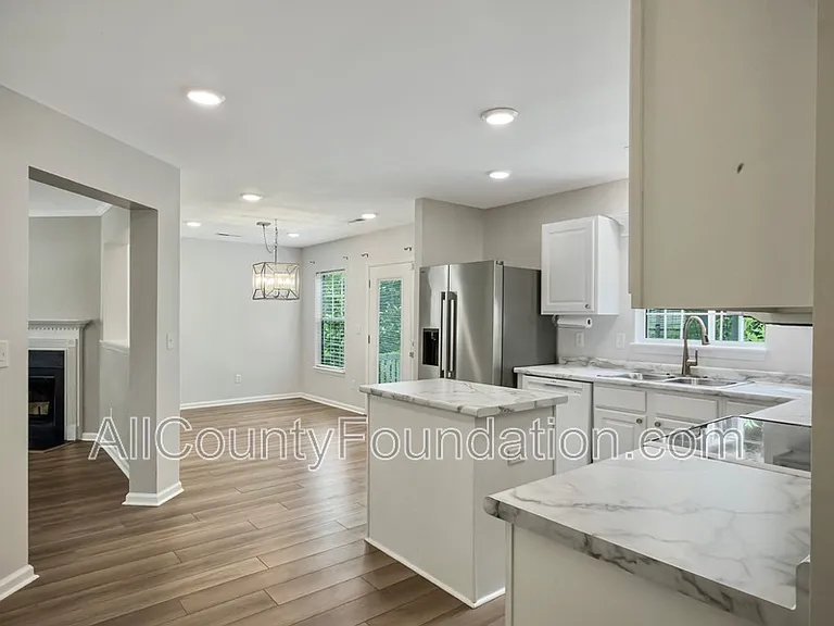 107 Broken Branch Dr — Photo 9