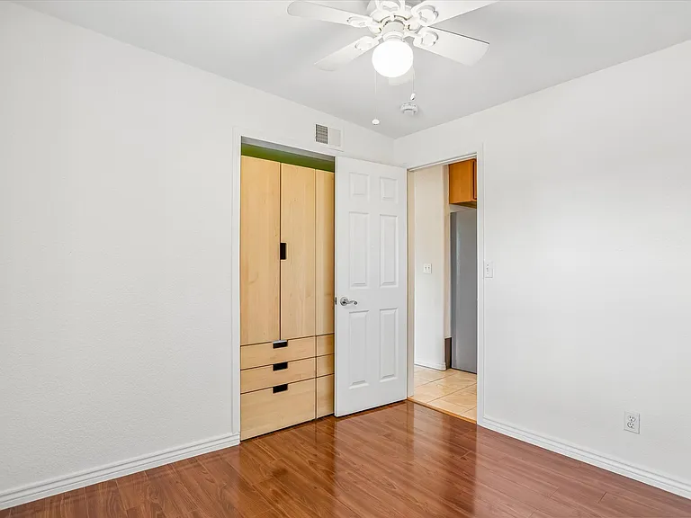 4600 W 10th Ave — Photo 14