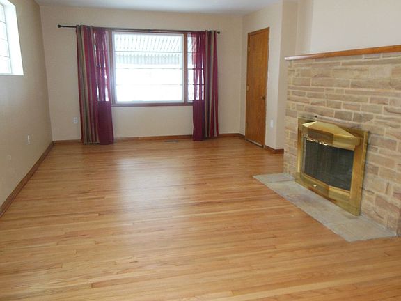 Fireplace, hardwood floors