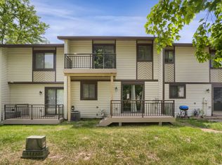 13702 Heather Hills Dr, Burnsville, MN 55337