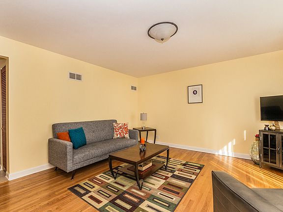 5th image of 7840 W Lawrence Ave Unit D