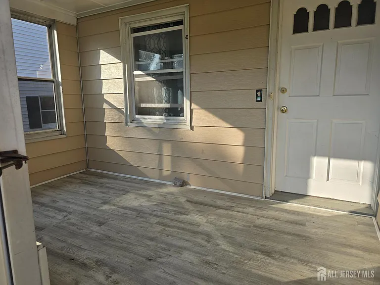 111 Bertram Ave — Photo 2