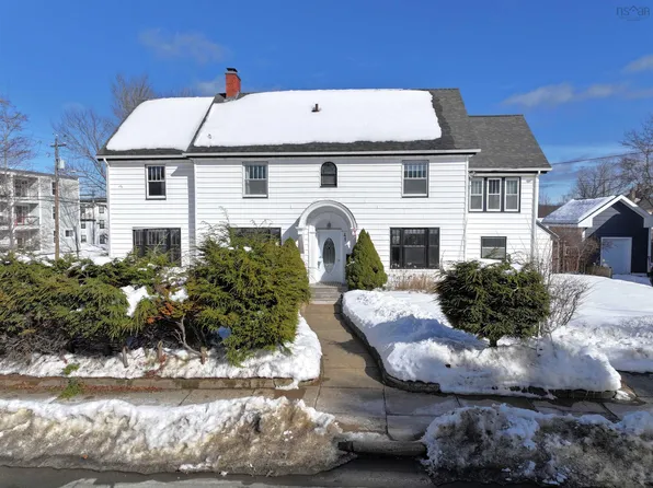 41 Alexandra Ave, Bridgewater, NS B4V 1H2