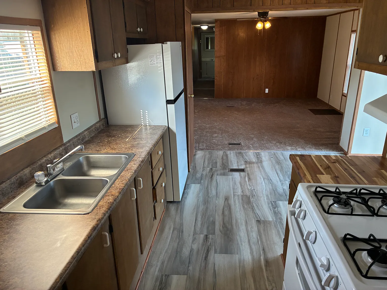 3 bed, 1000 sqft, $1,000 — Photo 2