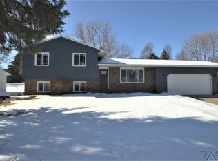 5813 W Sioux K Ct, Sioux Falls, SD 57106