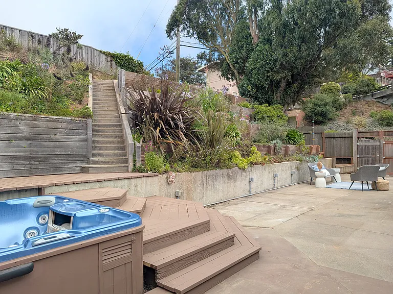 61 Cowper Ave — Photo 9