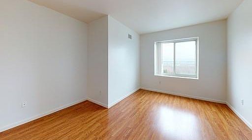 5th image of 1 Cityview Ln #24