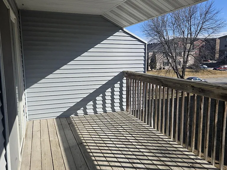 442 4th Ave — Photo 3