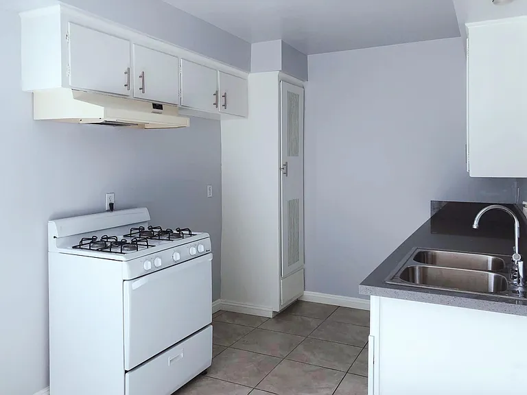 355 S Arroyo Dr #K — Photo 6