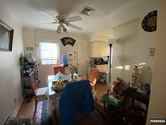 5th image of 81 5th St