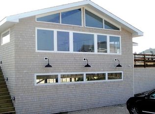 23 Cove Ln, Westhampton Beach, NY 11978