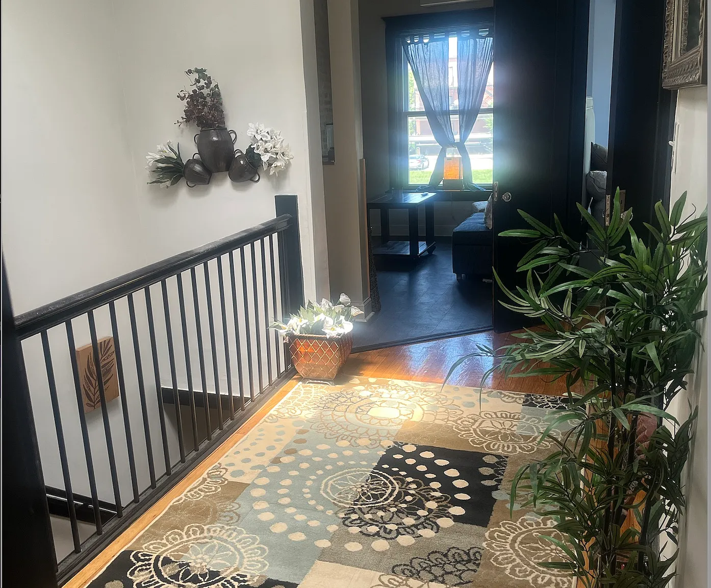 3 bed, 900 sqft, $825 — Photo 2