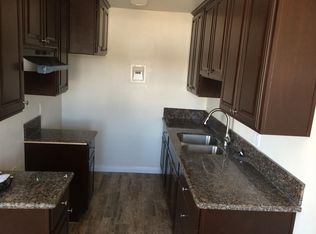 1136 W 107th St #8, Los Angeles, CA 90044