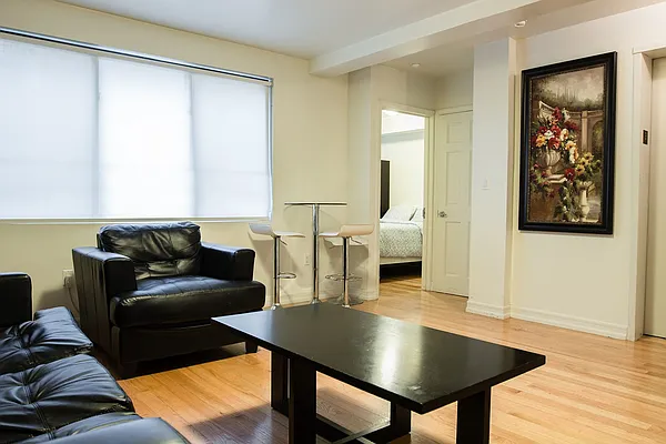 Rented by Smart City Real Estate LLC | media 23