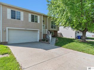 18031 Margo St, Omaha, NE 68136