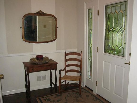 2nd image of 2872 Pickwick Dr