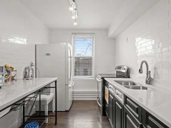 800 Cortelyou Road image 1 of 11