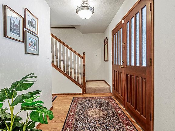 5th image of 2371 W Hills Dr