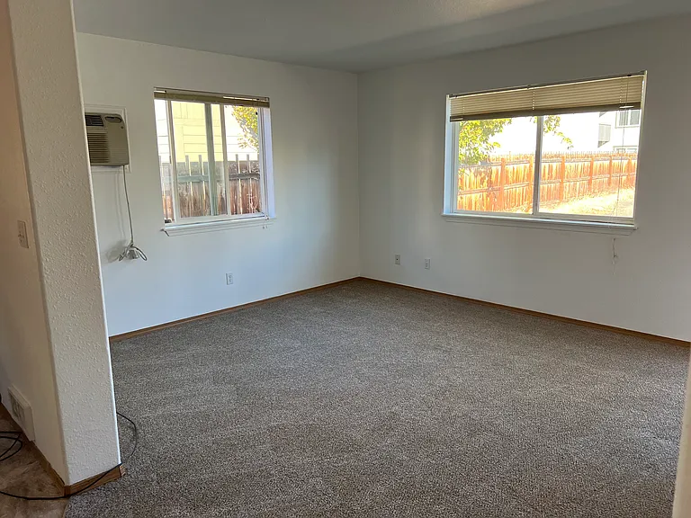 2211 N Airport Rd #4 — Photo 16