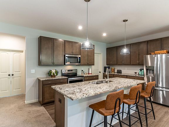 4th image of 700 Streamside Dr #Upper