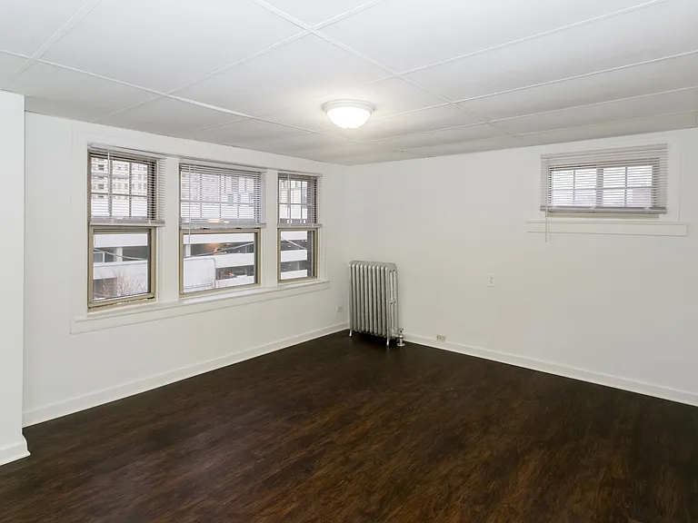5528 S. Cornell Avenue — Photo 11