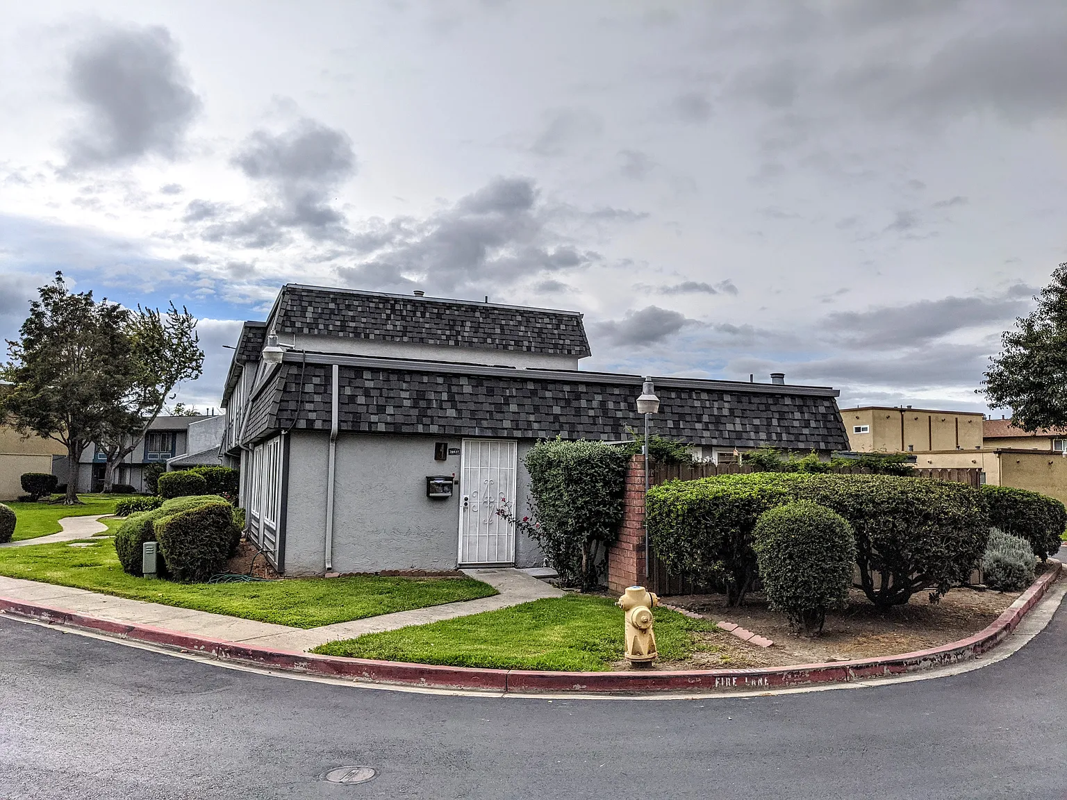 2 bed, 884 sqft, $2,795 — Photo 1