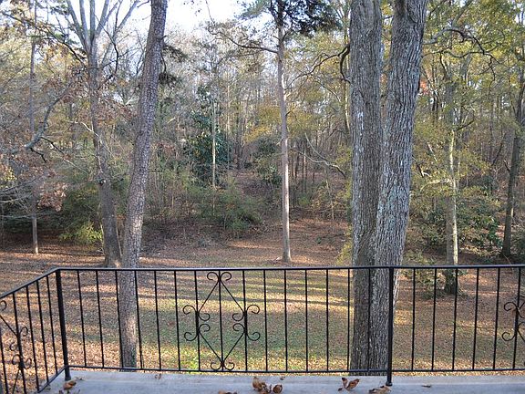 5th image of 1724 Fairview Dr