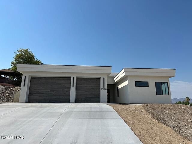 1st image of 2540 Cliffwood Dr