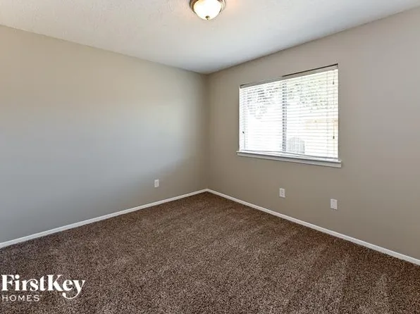 10810 Forest Leaf Dr, Sugar Land, TX 77498