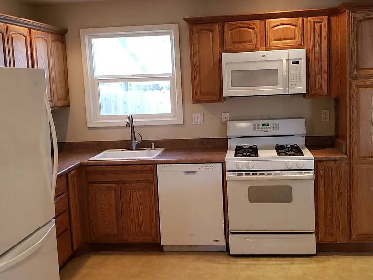 926 Louisa Ct — Photo 9