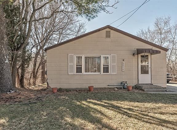 2nd image of 2019 Bunker Ave